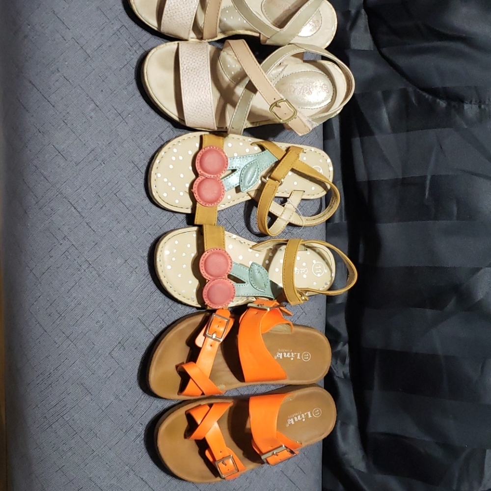 Bundle of girls spring sandals